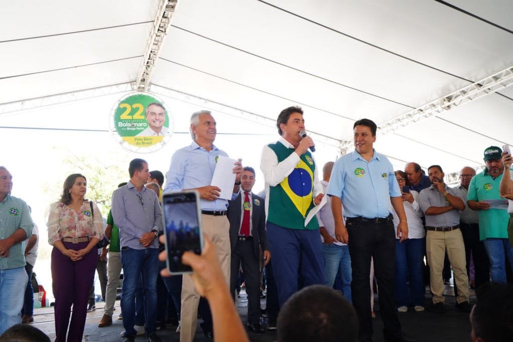Imagem Ilustrando a Notícia: Caiado reúne cerca de mil aliados para almoço em prol de candidatura de Bolsonaro