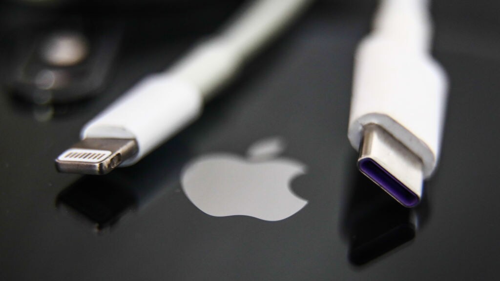 Imagem Ilustrando a Notícia: Apple confirma que iPhone mudará conector Lightning para USB-C
