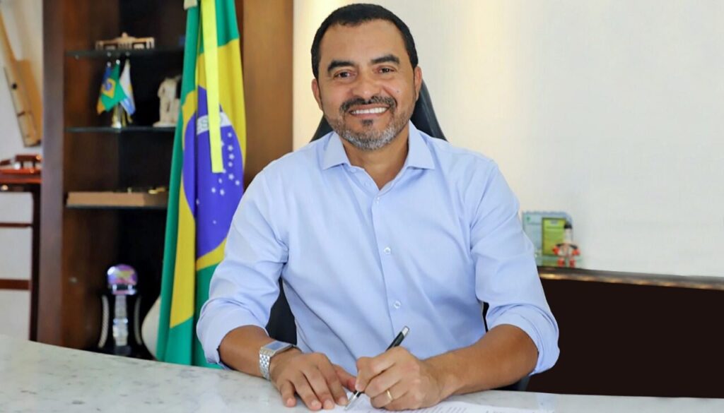Imagem Ilustrando a Notícia: Wanderlei Barbosa é reeleito governador no Tocantins