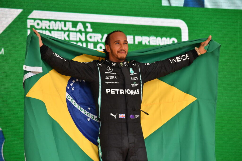 Imagem Ilustrando a Notícia: Lewis Hamilton irá à Brasília para receber título de cidadão honorário brasileiro