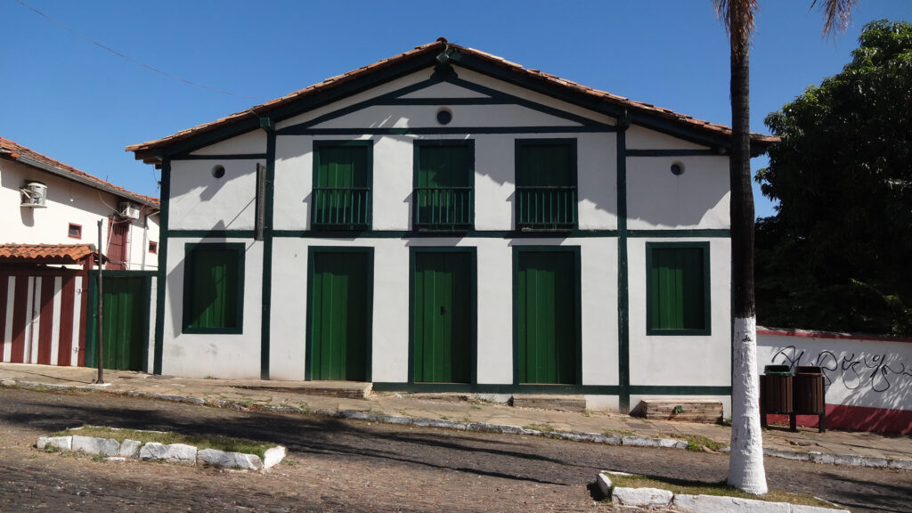 Imagem Ilustrando a Notícia: Theatro Sebastião Pompeu de Pina tem restauração retomada 