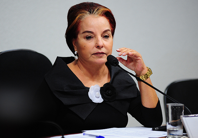 Imagem Ilustrando a Notícia: Íris de Araújo, viúva de Iris Rezende, é internada em Goiânia