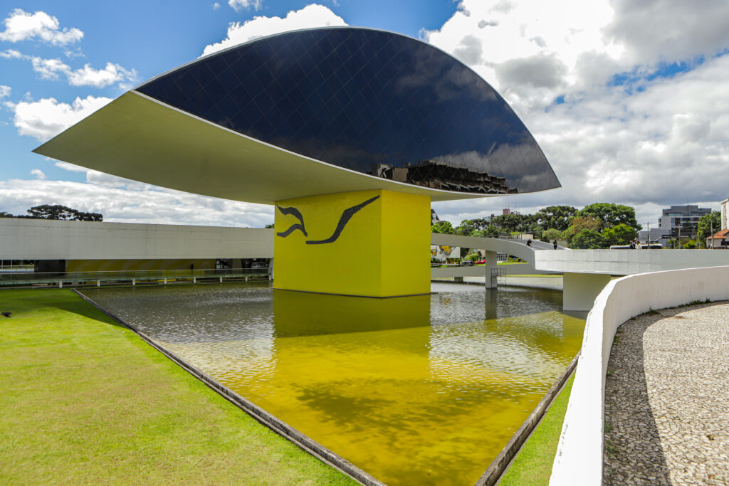 Imagem Ilustrando a Notícia: Museu Oscar Niemeyer terá entrada gratuita em seu aniversário