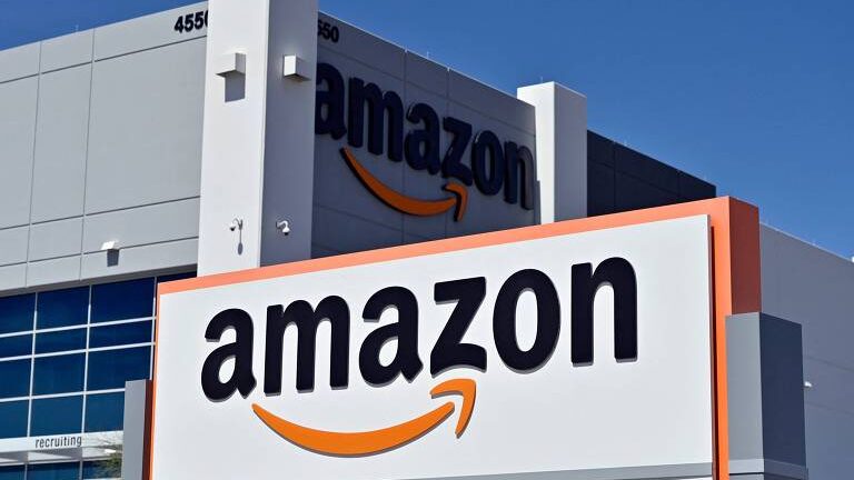 Imagem Ilustrando a Notícia: Amazon inicia rodada de demissões que deve afetar mais de 18 mil funcionários