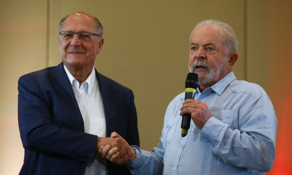 Imagem Ilustrando a Notícia: Lula e Alckmin serão diplomados até 19 de dezembro