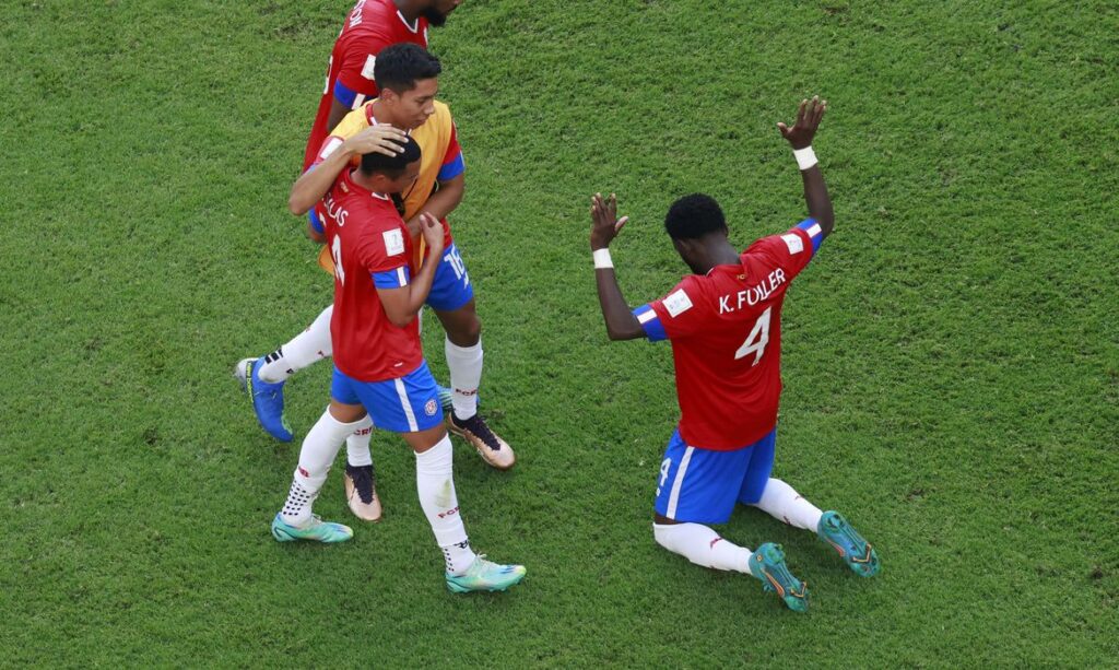 Imagem Ilustrando a Notícia: Costa Rica segura pressão, vence Japão e renasce na Copa do Catar