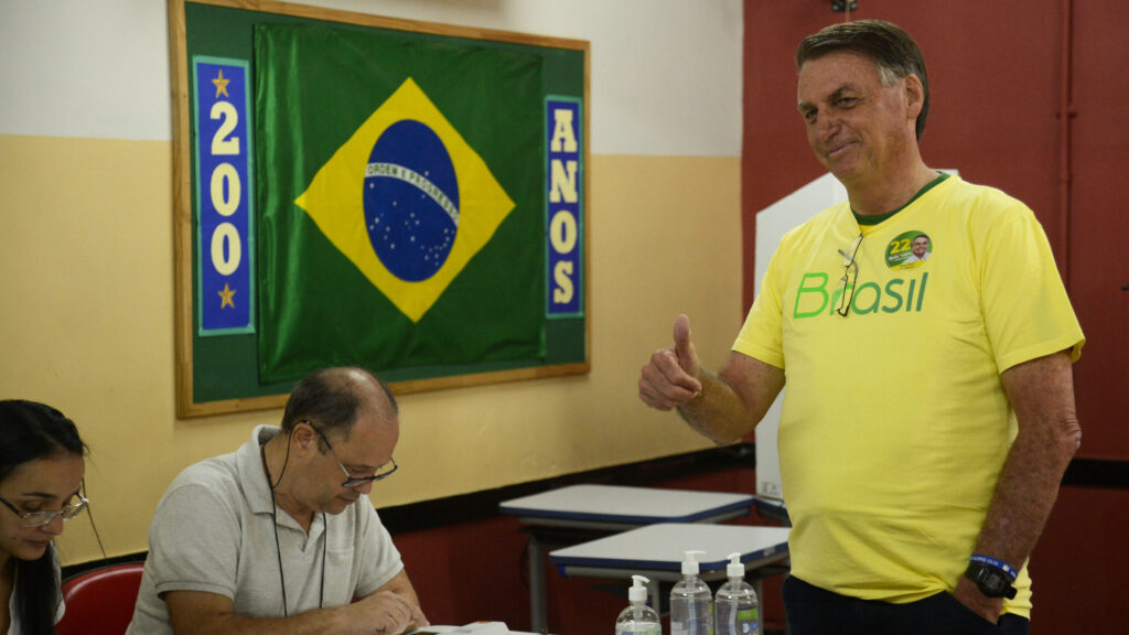Imagem Ilustrando a Notícia: O dia seguinte à eleição e o silêncio de Jair Bolsonaro