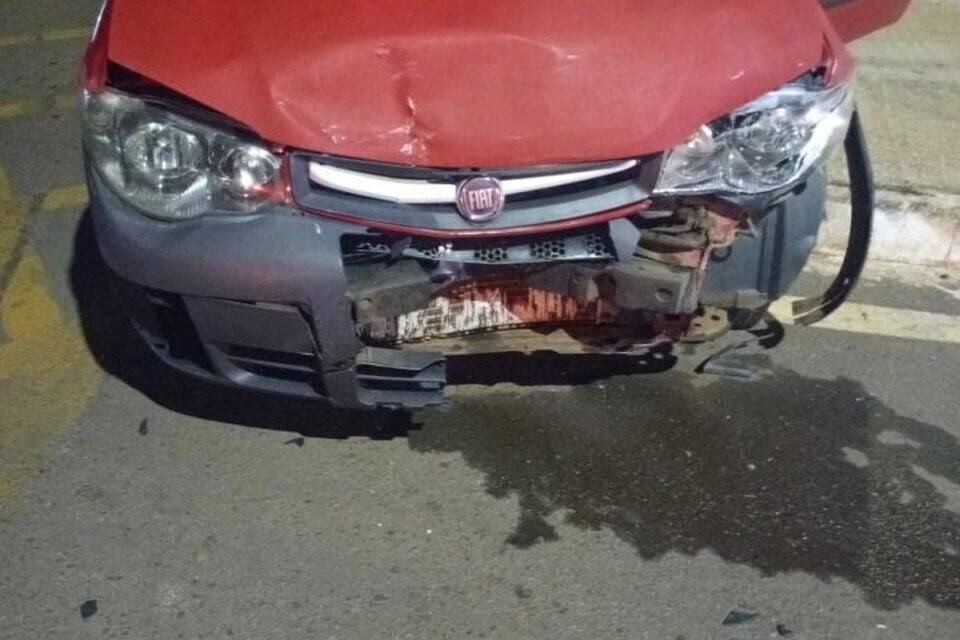Imagem Ilustrando a Notícia: Motorista embriagado é preso após provocar acidente de trânsito em rua de Anápolis