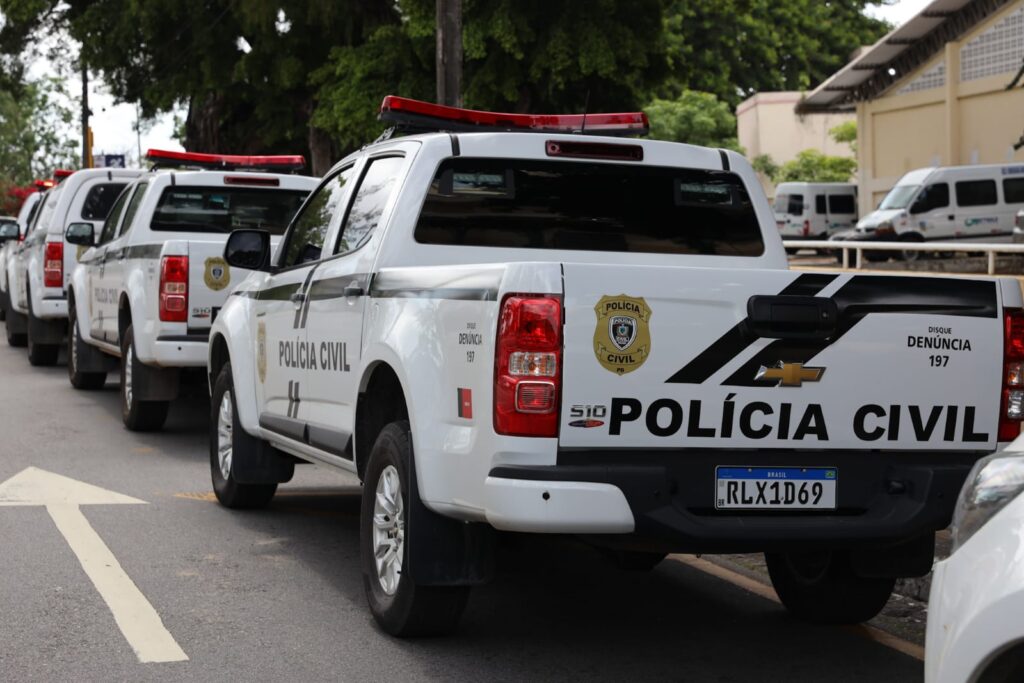 Imagem Ilustrando a Notícia: Polícia prende suspeitos de invadir casa e arrancar dentes de idoso na Paraíba