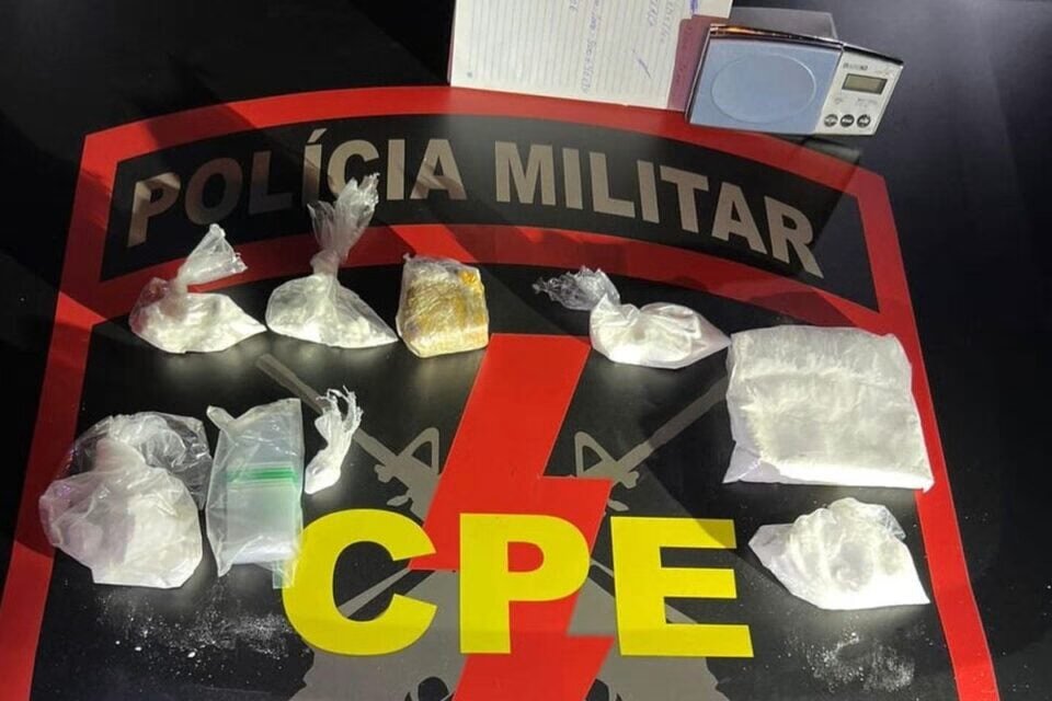 Imagem Ilustrando a Notícia: Homens são presos suspeitos de traficar cocaína e maconha, em Jaraguá