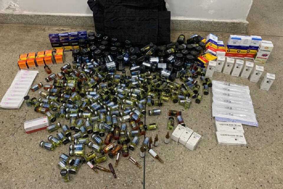Imagem Ilustrando a Notícia: PM apreende centenas de frascos de anabolizantes ilegais, em Goiânia