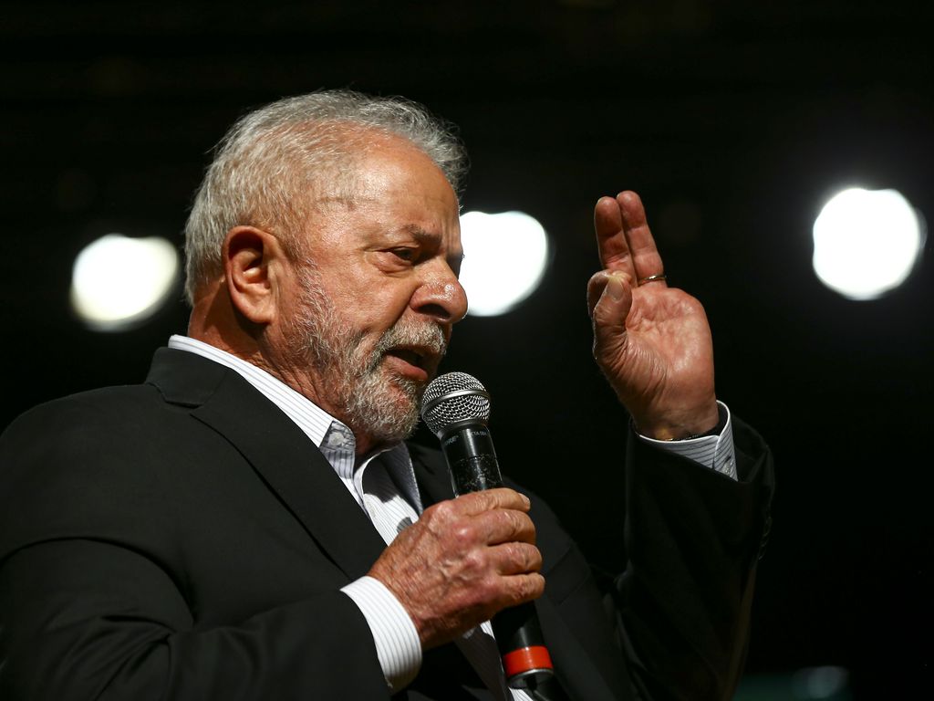Imagem Ilustrando a Notícia: Pesquisa mostra que 51% veem melhora com Lula