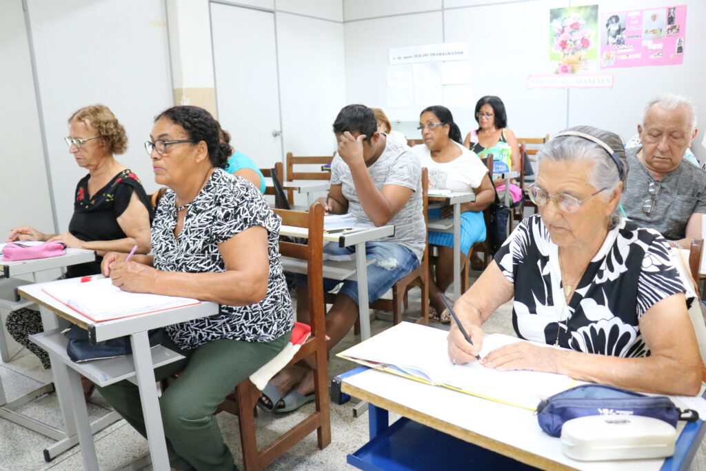 Imagem Ilustrando a Notícia: Goiânia abre matrículas para Educação de Jovens e Adultos (EJA)