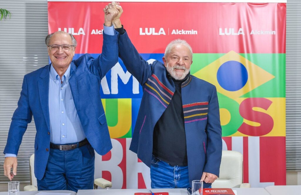 Imagem Ilustrando a Notícia: Goianienses preparam caravanas para a posse de Lula e Alckmin