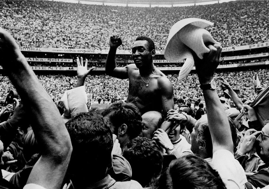 Imagem Ilustrando a Notícia: Caiado lamenta morte de Pelé “seremos eternamente gratos”