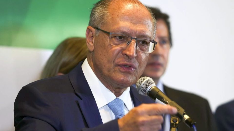 Imagem Ilustrando a Notícia: Lewandowski determina trancamento de ação penal contra Geraldo Alckmin