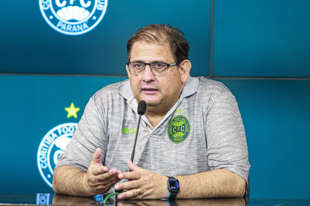 Imagem Ilustrando a Notícia: Goiás anuncia a contratação do técnico Guto Ferreira