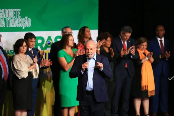 Imagem Ilustrando a Notícia: Com menos de uma semana para posse de Lula, 16 ministérios seguem indefinidos