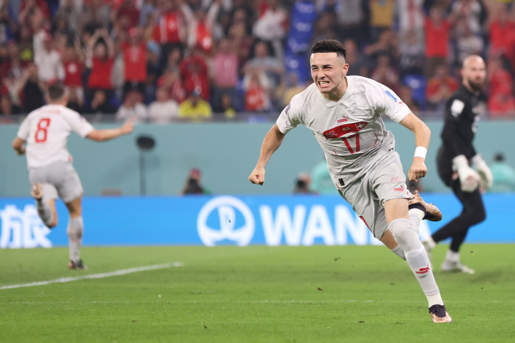 Imagem Ilustrando a Notícia: Em partida movimentada, Suíça supera Sérvia e avança na Copa