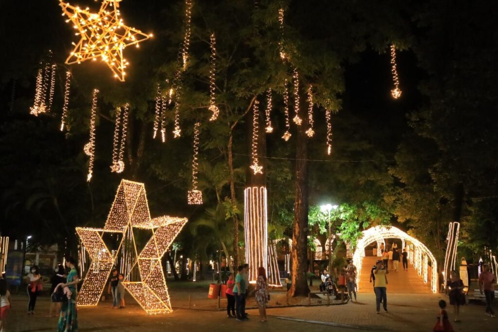 Imagem Ilustrando a Notícia: Parque Mutirama e Praça Tamandaré inauguram iluminação natalina