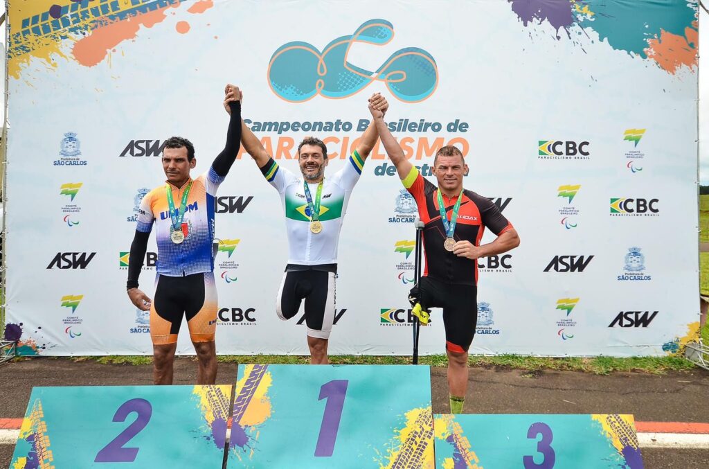 Imagem Ilustrando a Notícia: Atleta goiano conquista Campeonato Brasileiro de Paraciclismo e equipe leva quatro medalhas de ouro