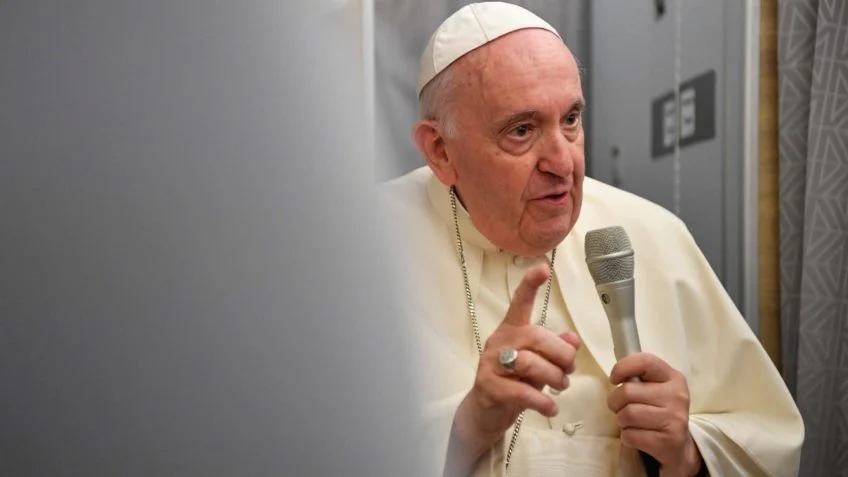 Imagem Ilustrando a Notícia: Papa Francisco diz ter carta de renúncia em caso de problema de saúde