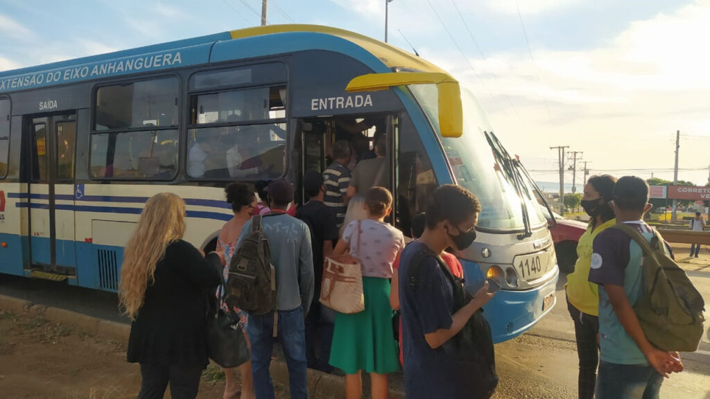 Imagem Ilustrando a Notícia: Usuários do transporte público de Goianira pagarão meia tarifa a partir deste sábado