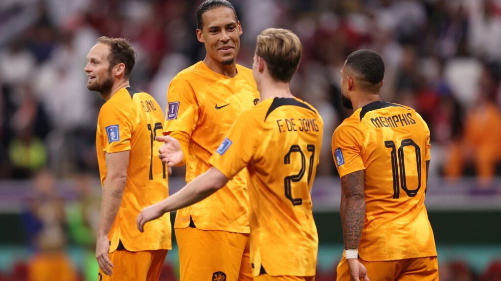 Imagem Ilustrando a Notícia: Holanda bate EUA e conquista primeira vaga nas quartas da Copa