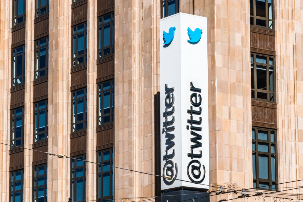 Imagem Ilustrando a Notícia: Jornalistas têm contas restauradas no Twitter