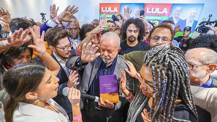 Imagem Ilustrando a Notícia: Na reta final, evangélicos cobram Lula por indicação de ministro ao governo