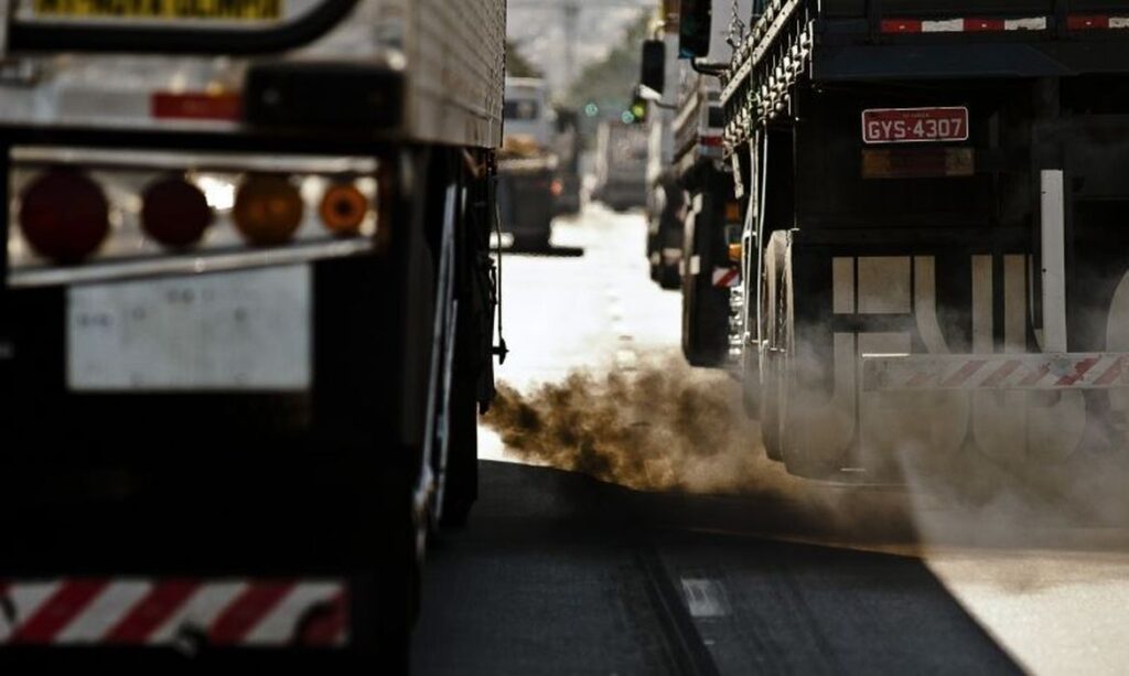 Imagem Ilustrando a Notícia: Governo define redução de gases de efeito estufa dos combustíveis