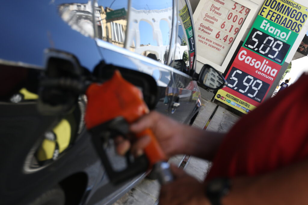 Imagem Ilustrando a Notícia: Fim da isenção de ICMS deve elevar gasolina em R$ 0,69 centavos
