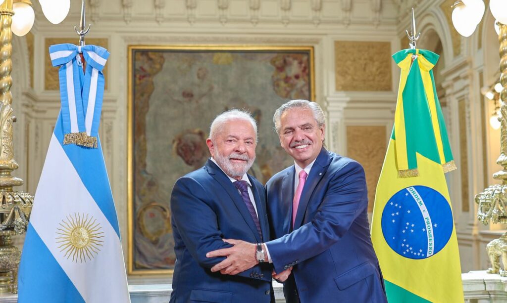 Imagem Ilustrando a Notícia: Brasil e Argentina estudam criar moeda comum para trocas comerciais