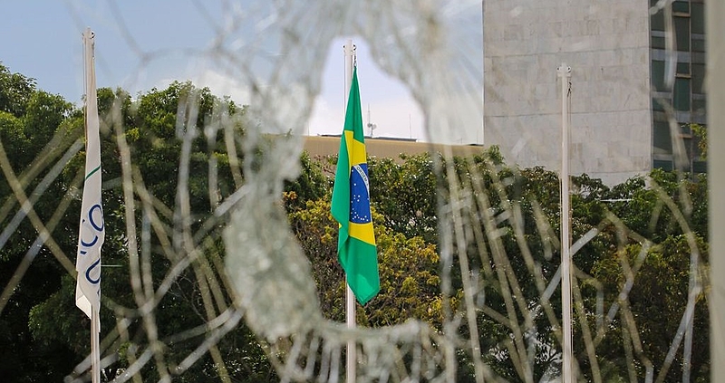 Imagem Ilustrando a Notícia: Financiadores dos ataques em Brasília podem ter mais R$ 12 mi bloqueados