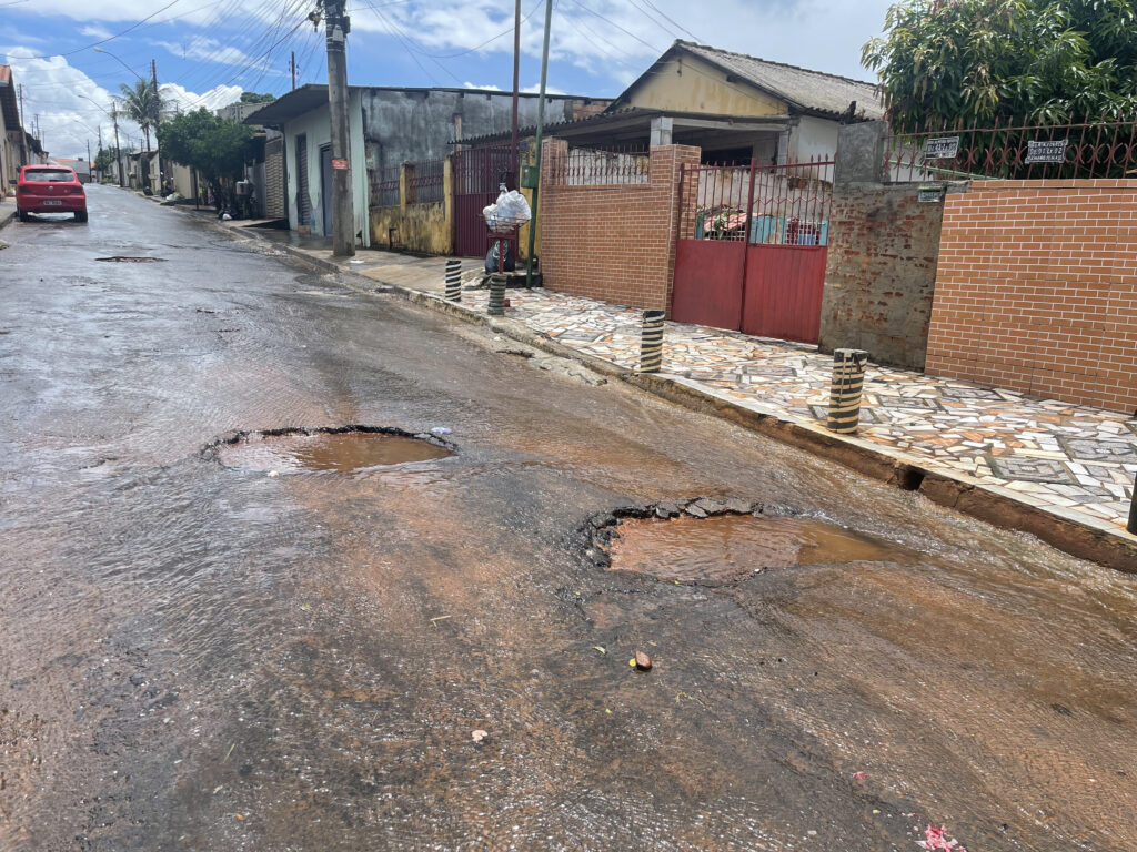 Imagem Ilustrando a Notícia: Ruas da região Leste de Goiânia estão retalhadas após obras de saneamento