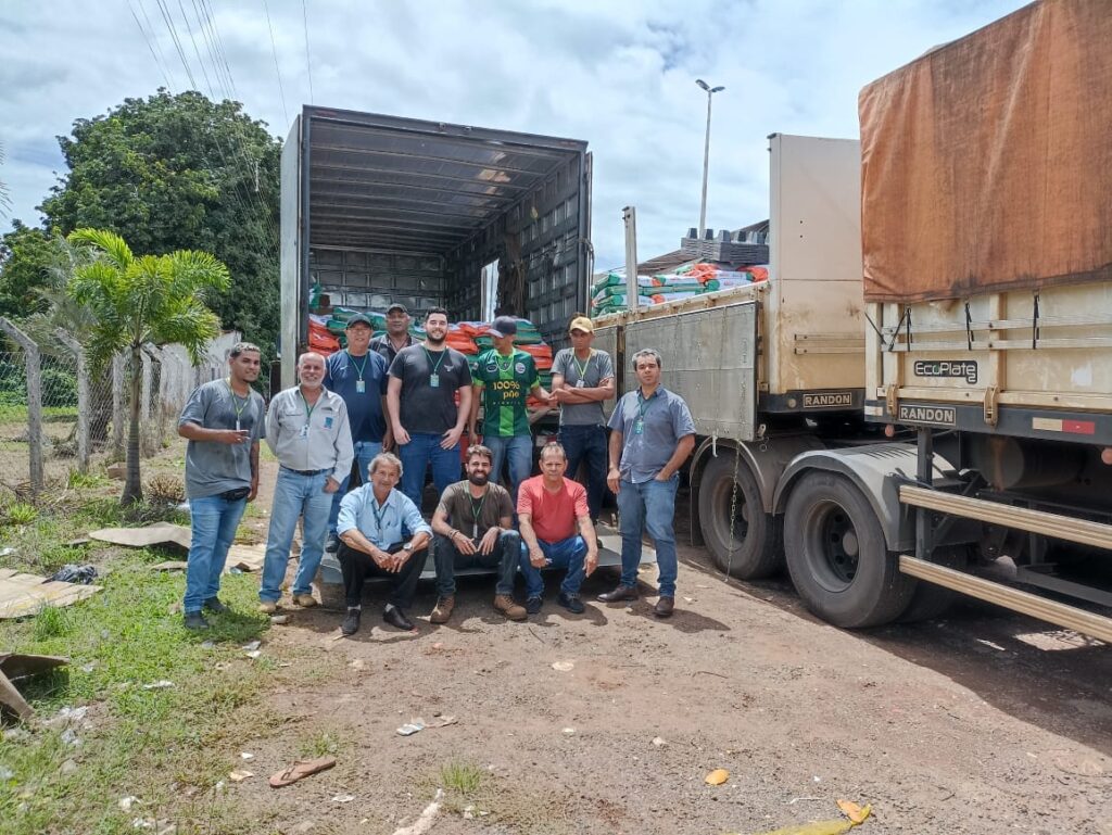Imagem Ilustrando a Notícia: Governo de Goiás distribui 34 toneladas de semente de milho a 1,7 mil agricultores familiares