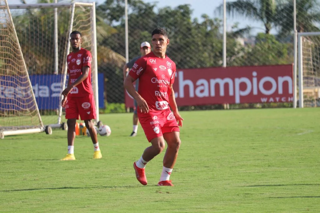 Imagem Ilustrando a Notícia: Vila Nova e Iporá se enfrentam no OBA e buscam reabilitação no Campeonato Goiano