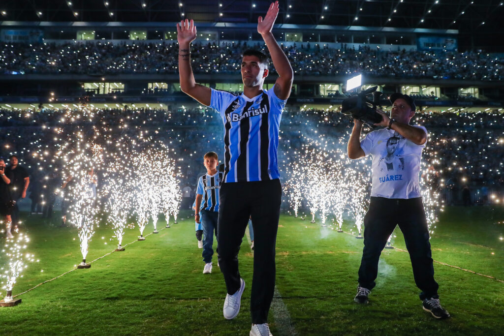 Imagem Ilustrando a Notícia: Suárez é apresentado pelo Grêmio