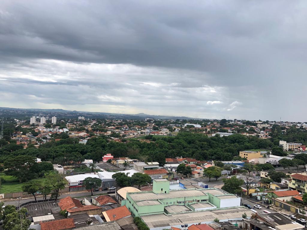 Imagem Ilustrando a Notícia: Goiás terá tempo chuvoso e rajadas de vento nesta segunda-feira (2)