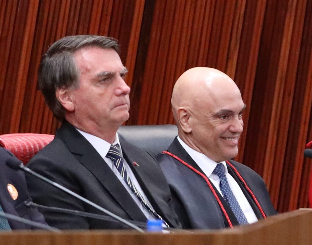 Imagem Ilustrando a Notícia: Moraes deve mandar prender Bolsonaro, apostam integrantes do governo que terminou