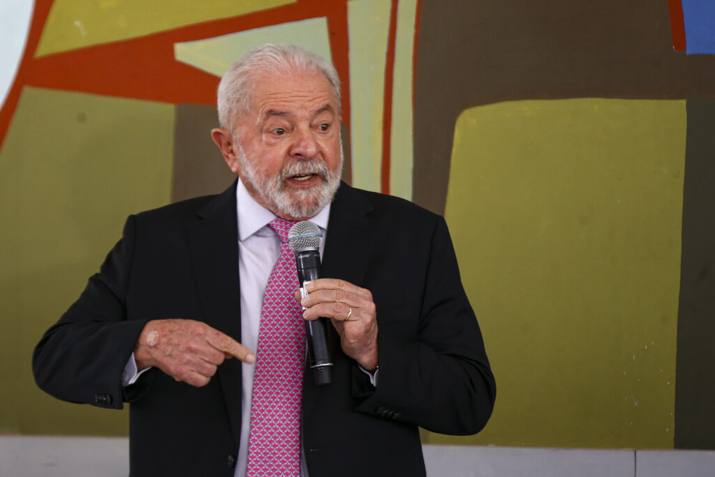 Imagem Ilustrando a Notícia: Visita de Lula à Argentina terá acordo sobre Antártida