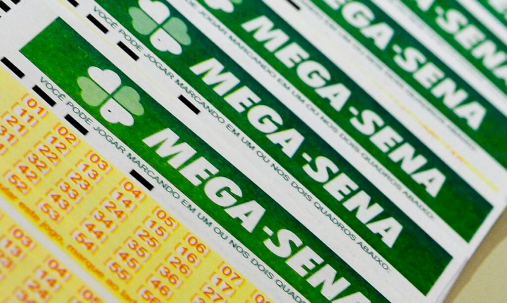 Imagem Ilustrando a Notícia: Nenhum apostador acerta Mega-Sena e prêmio acumula em R$ 63 milhões