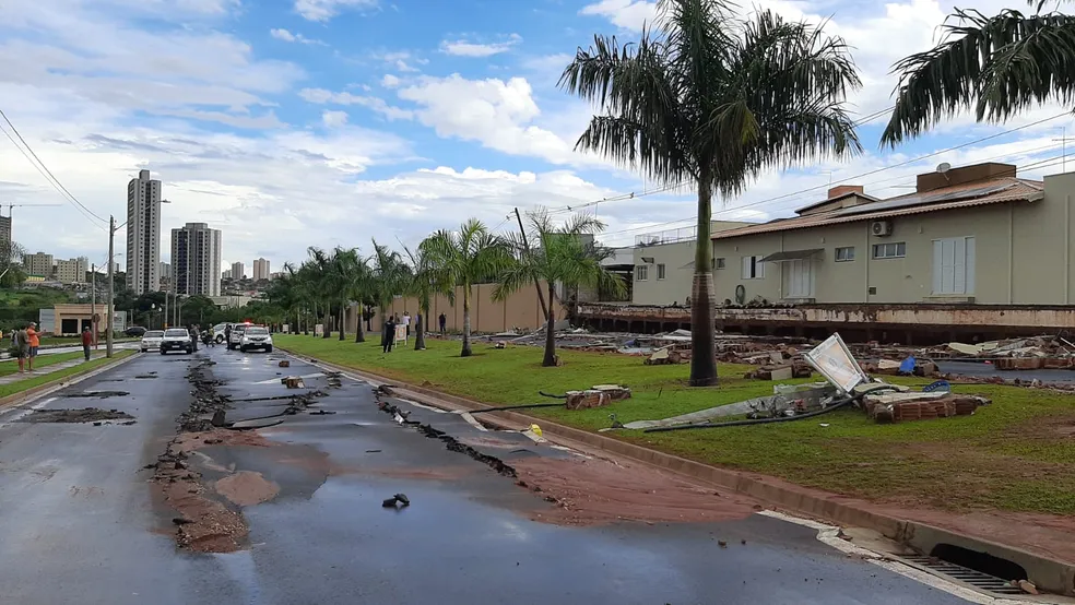 Imagem Ilustrando a Notícia: Lula vai a Araraquara verificar danos causados pela chuva