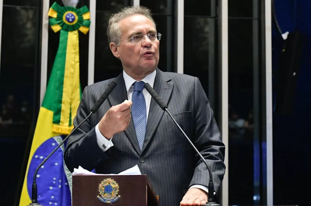 Imagem Ilustrando a Notícia: Renan Calheiros defende extradição imediata de Bolsonaro
