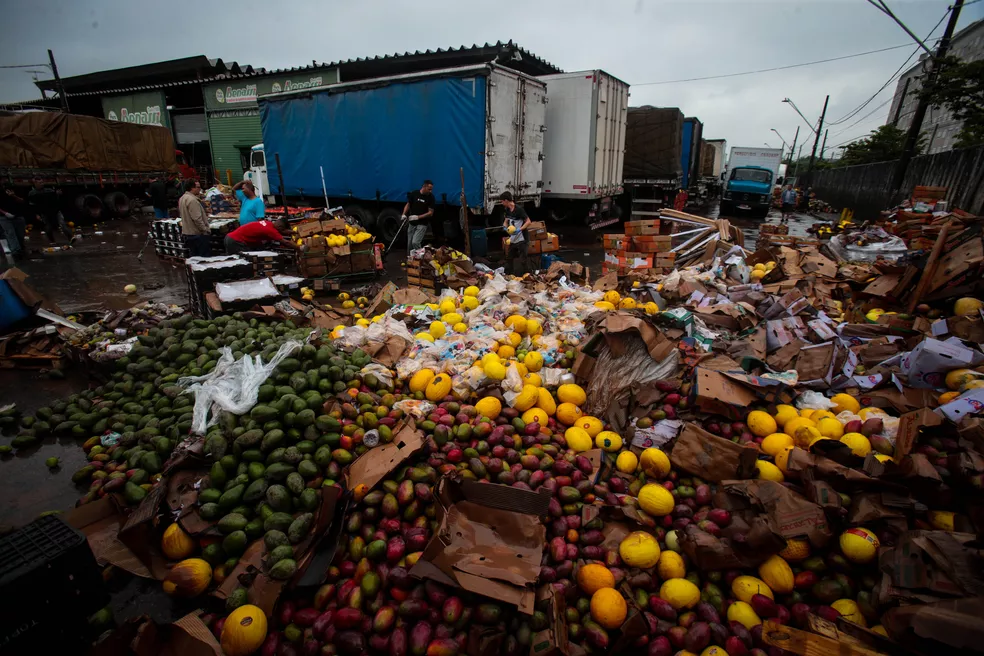 Imagem Ilustrando a Notícia: Ceasa perde cerca de 2 toneladas de alimentos após ficar 15 horas sem energia