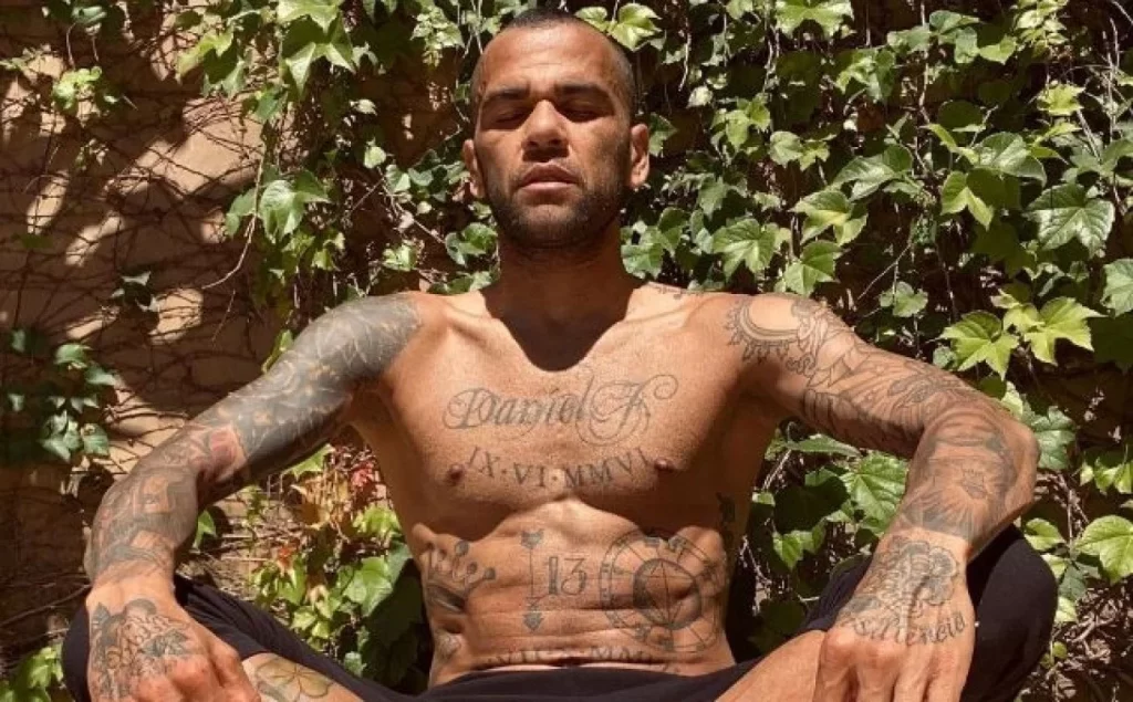 Imagem Ilustrando a Notícia: Tatuagem íntima foi crucial para determinar prisão preventiva de Daniel Alves