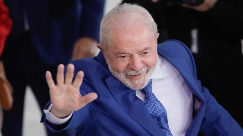 Imagem Ilustrando a Notícia: Lula reforça sugestão de grupo para negociar fim da guerra na Ucrânia