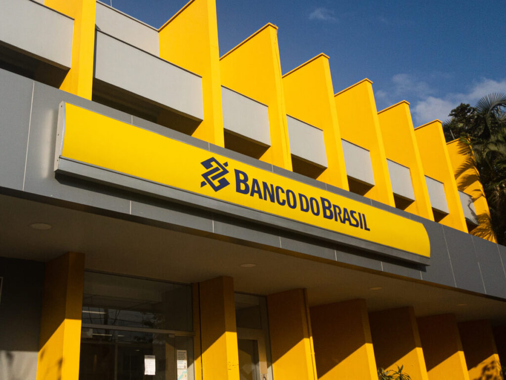 Imagem Ilustrando a Notícia: Banco do Brasil prorroga inscrições para concurso com 6 mil vagas