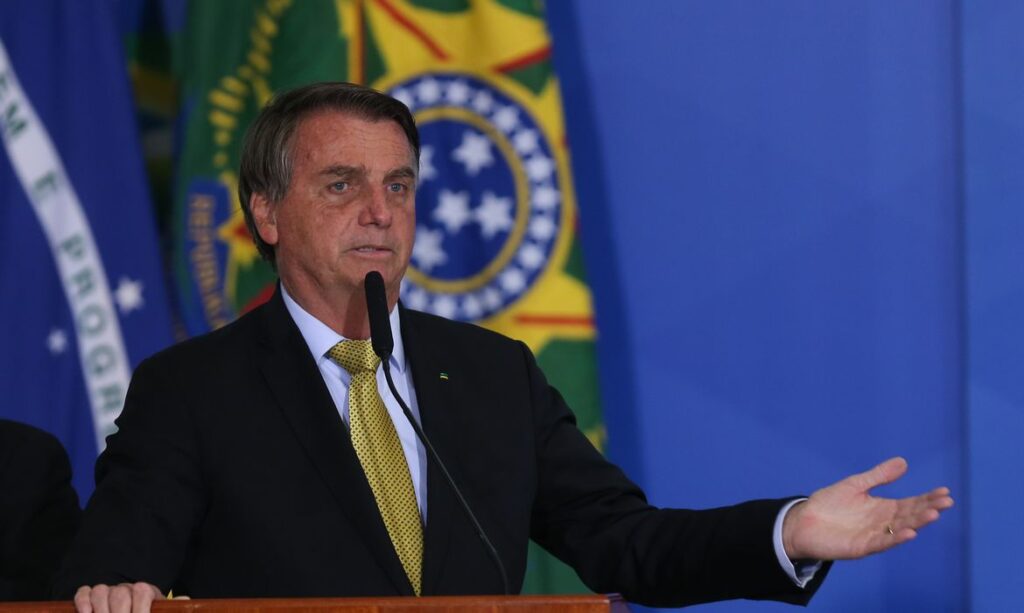 Imagem Ilustrando a Notícia: TCU vai apurar gastos de Bolsonaro com cartão corporativo