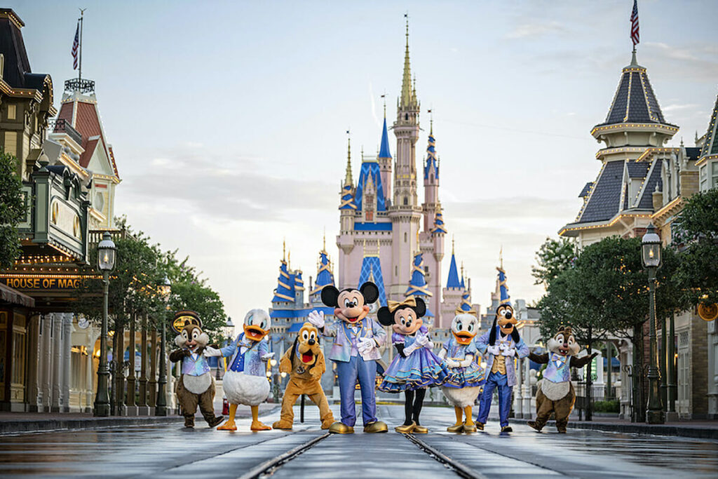 Imagem Ilustrando a Notícia: Disney planeja cortar 7 mil funcionários e recompensar acionistas